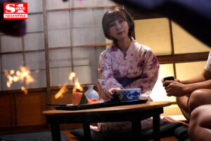 SSIS-131｜【エスワン ナンバーワンスタイル】小島みなみ「ど田舎の夏はヤルことがなくて隣の美人奥さんの誘惑に乗っかり毎日じっとり汗だく」レビュー｜サンプル動画・評価